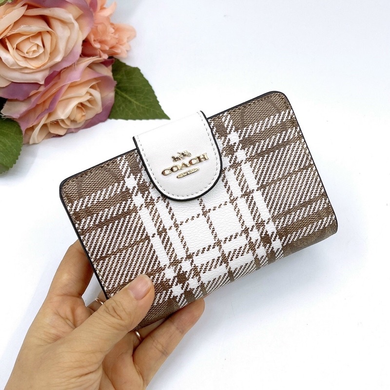 Ví C🅾️ACH Medium