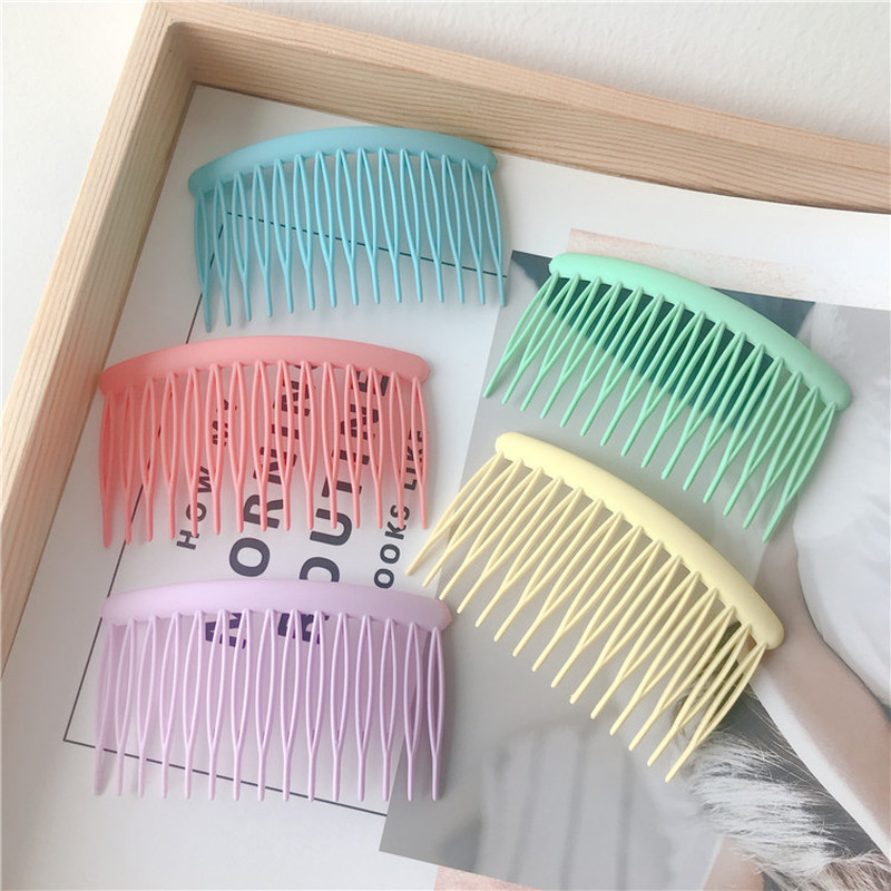 Lược chải tóc chống trượt màu sắc dễ thương phong cách Hàn Quốc tiện dụng