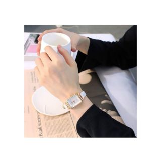 Đồng hồ thời trang nữ dây da cao cấp