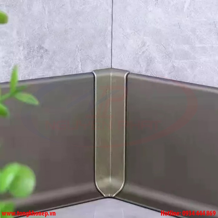 Phụ kiện len chân tường Nguyên Phát, phụ kiện che vết nối tại các vị trí góc