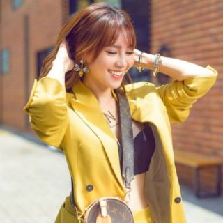 Set vest nữ chân váy