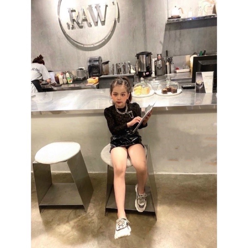Giầy sục thể thao bóng bé gái