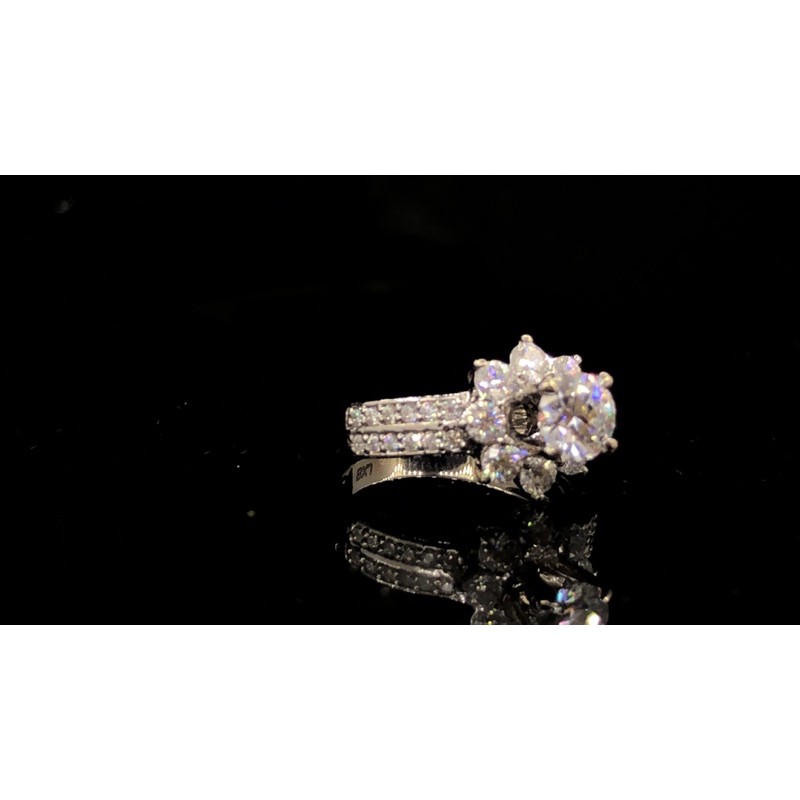 Nhẫn kim cương moissanite  chất liệu bạc 950 xi bạch kim