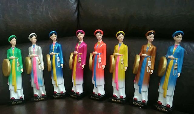 Bộ tượng cô gái 3 miền Bắc Trung Nam