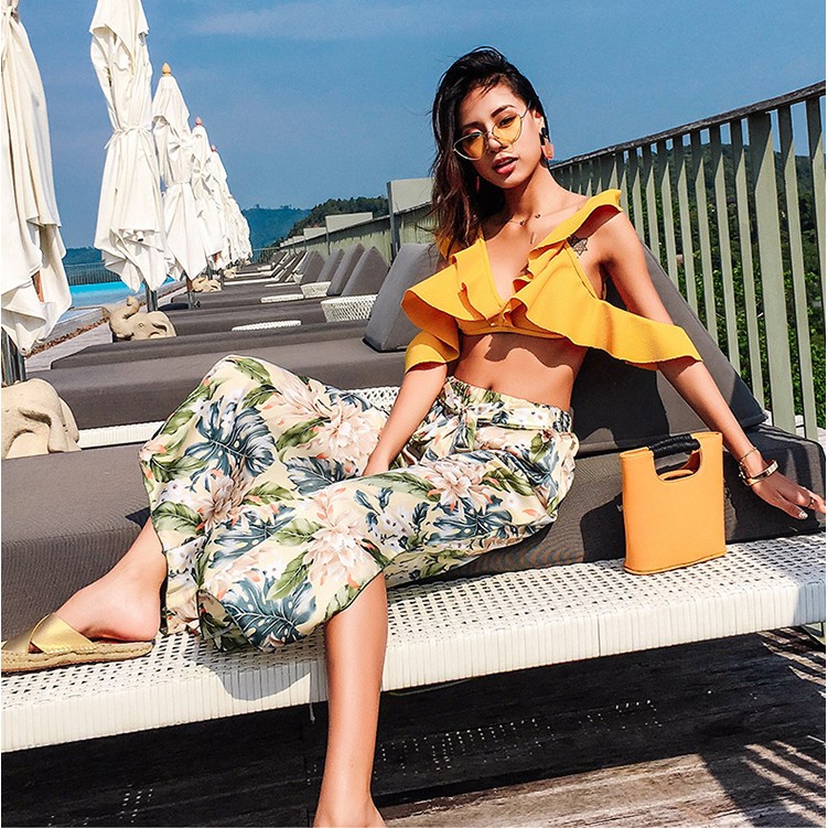 Set đồ bơi vàng cổ V (kèm clip + ảnh khách) | BigBuy360 - bigbuy360.vn