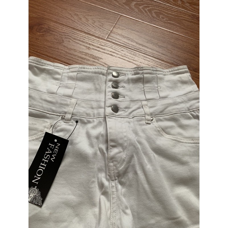 Quần short jeans trắng hiệu VeroModa