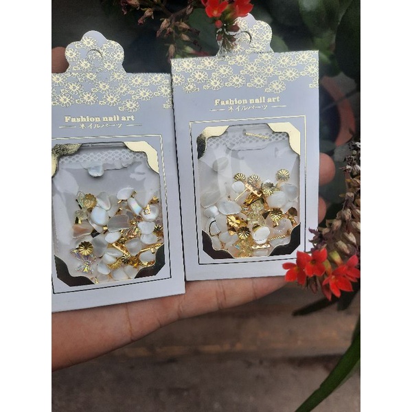 set sỏi xà cừ có lẫn charm