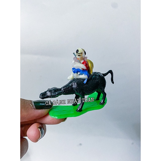 CHÚ TIỂU CỞI TRÂU BẰNG NHỰA TRANG TRÍ BỂ CÁ NON BỘ 4CM