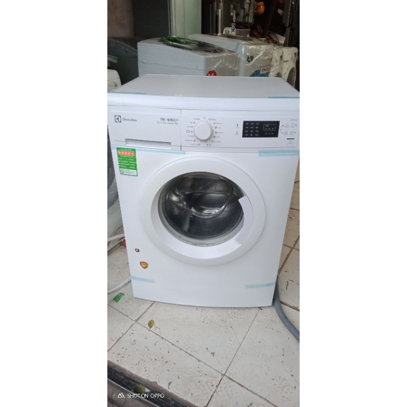 Máy.giặt.Electrolux.7kg.ewp85752.màn.hình.cảm.ứng.vân.tay.mới.90%.hàng .đã.sử.dụng