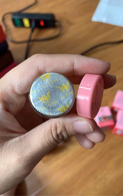 Dưỡng môi thâm loang, dưỡng môi, dưỡng ẩm | BigBuy360 - bigbuy360.vn