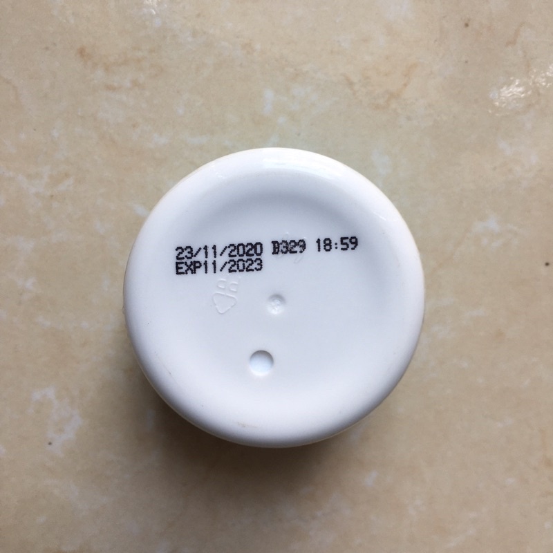 Kem nẻ Johnson Baby chống khô nẻ mùa đông cho bé 50g