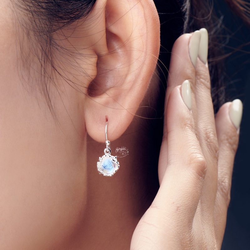 Bông Tai Bạc 925 Đá Ánh Trăng Moonstone Thiên Nhiên Phong Thủy May Mắn Không Kị Mệnh SP003244 Gypsy.lala