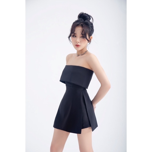 Áo cúp ngực phong cách kết hợp xẻ tà 𝐌𝐄𝐒𝐒 𝐓𝐎𝐏 phối kèm quần cùng màu 𝐋𝐈𝐒𝐀 𝐒𝐇𝐎𝐑𝐓