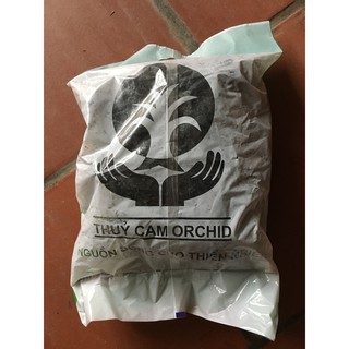 2 túi than hoa trồng lan