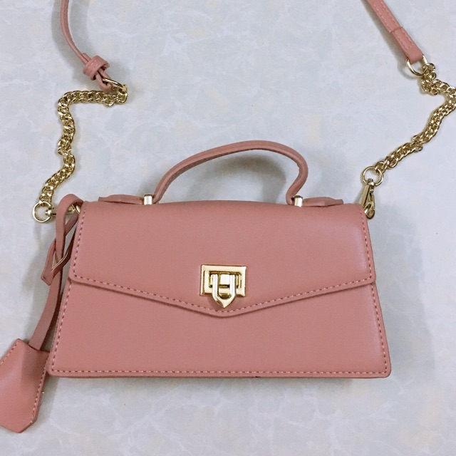 Thanh lý Túi đeo chéo Charles & Keith
