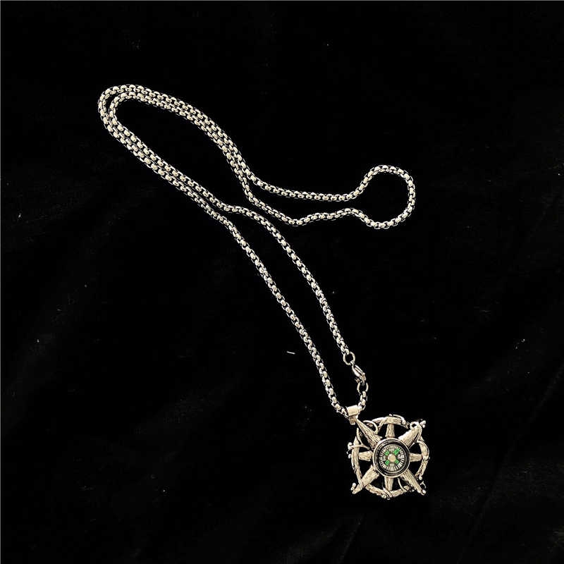 13160Europe and the United States titanium steel Korean version of the wild men and women compass necklace