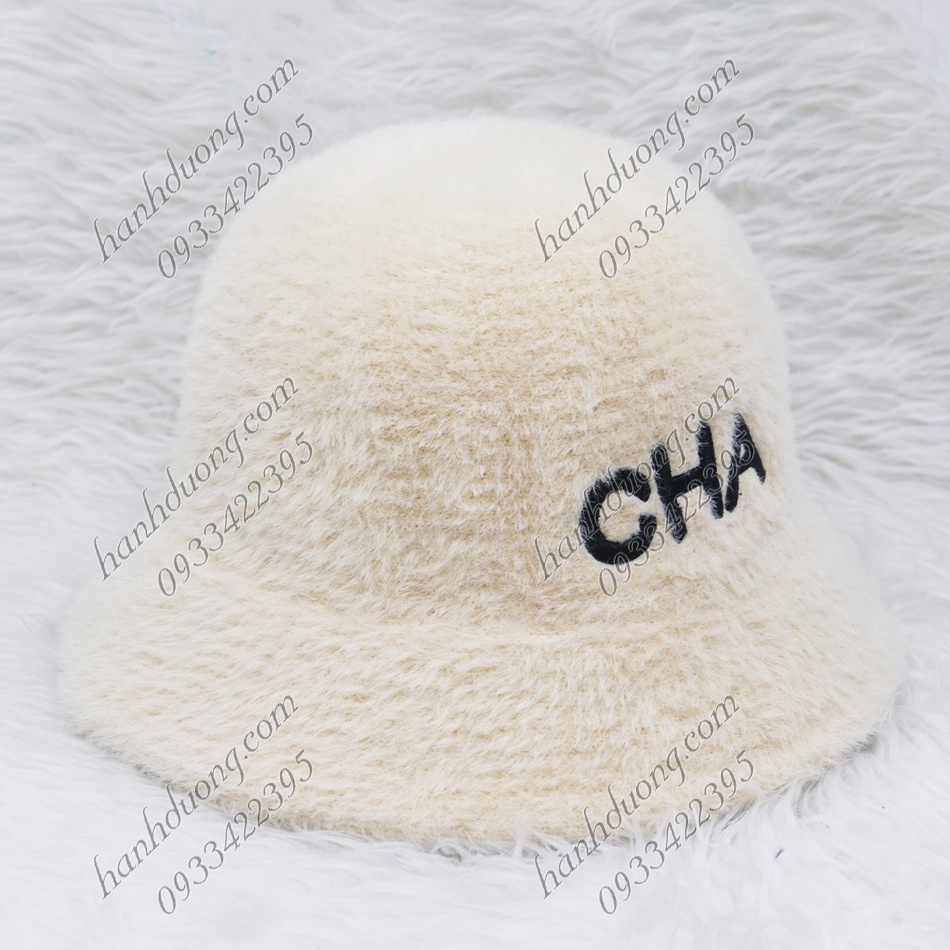 Mũ bo cụp lông xù mũ tai bèo vành tròn hàng quảng châu thêu chữ CHA, vành rộng 5cm, phía trong có 2 dây rút