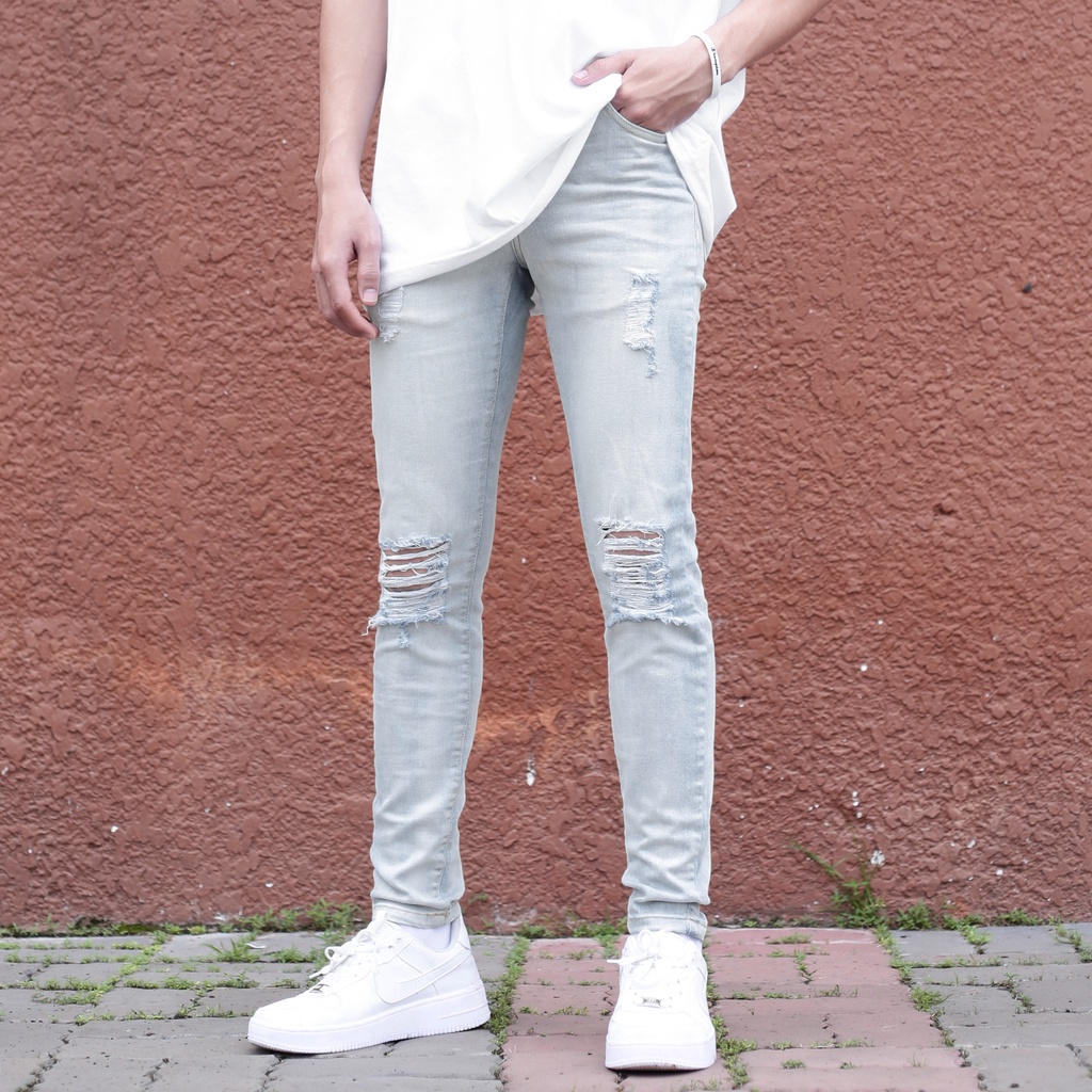 Quần Skinny Jeans Nam-Màu Xanh Nhạt-Rách Ngang Gối-Chất Liệu Cotton Co Giãn-Ống Đứng Dáng-Ống Ôm Chân Chuẩn Skinny