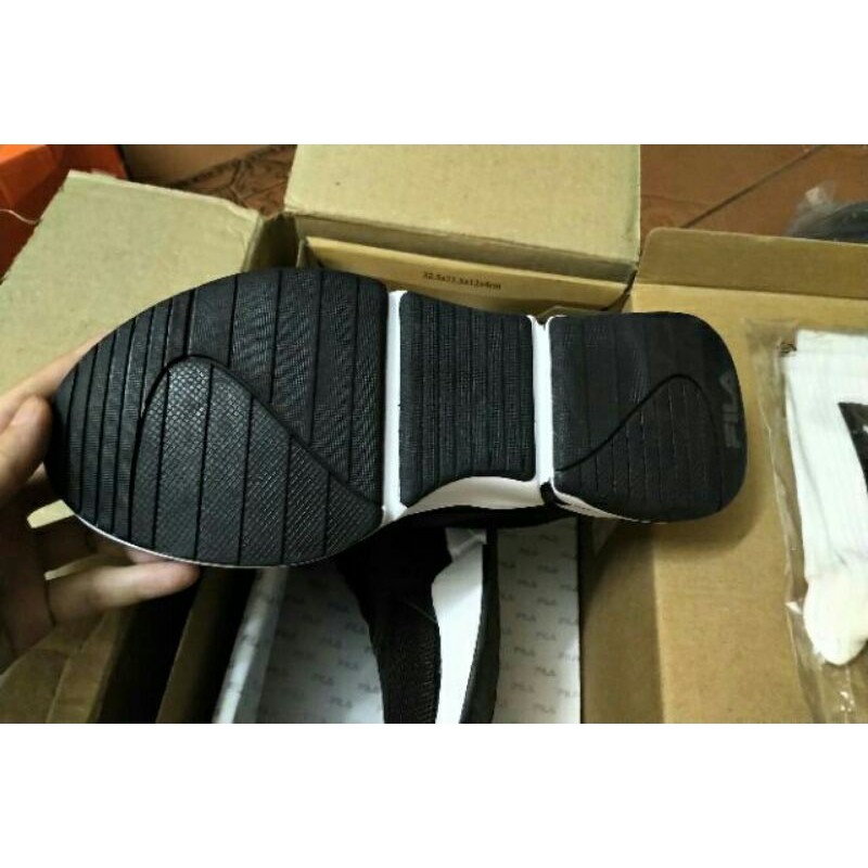 (auth) giày fila chính hãng store size 41 fullbox fa19500 tặng tất fila trắng