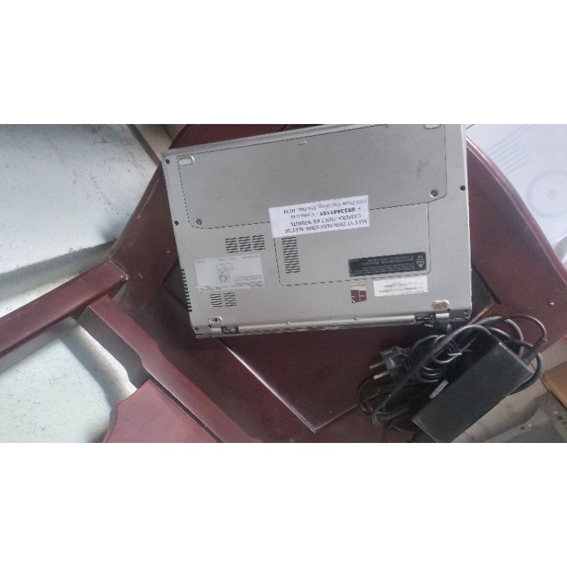 Laptop score i5 ssd 128gb win 10 ram 4gb pin sạc đầy đủ bể kính màn hình vẫn dùng ok (GIAO HÃNG NGẤU NHIÊN)
