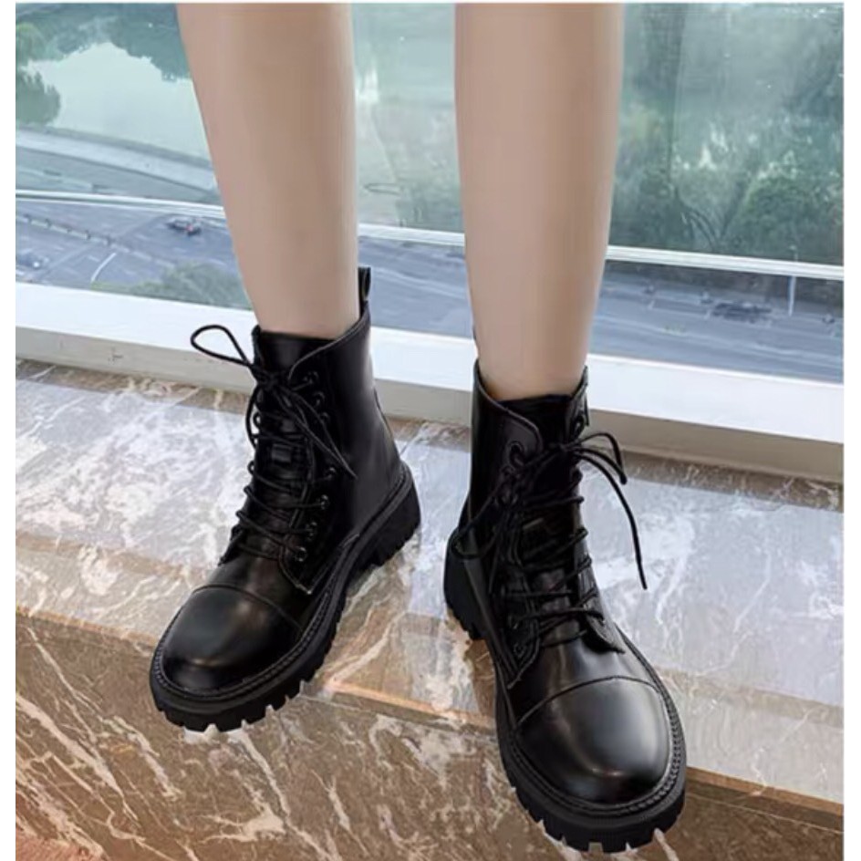 Boot dây đen cổ cao | BigBuy360 - bigbuy360.vn