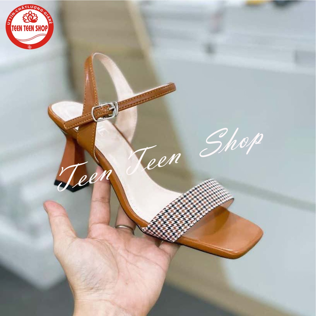Sandal nữ công sở TTS  gót loe cao 5 cm quai ngang màu nâu bò phối họa tiết sang trọng, chất da si mềm mại.