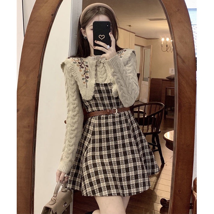 【F&amp;X】 Bộ áo sweater + đầm hai dây thắt lưng cổ điển mẫu mới vui nhộn mùa thu đông 2022 cho nữ