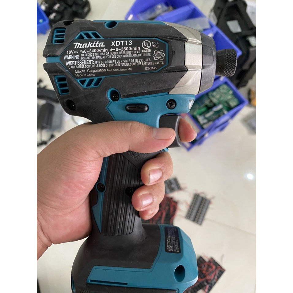 Máy bắn vít Makita XDT13 động cơ không chổi than .