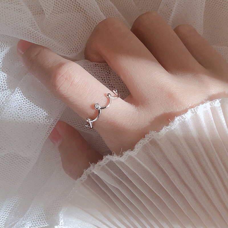 Nhẫn bạc vương miện