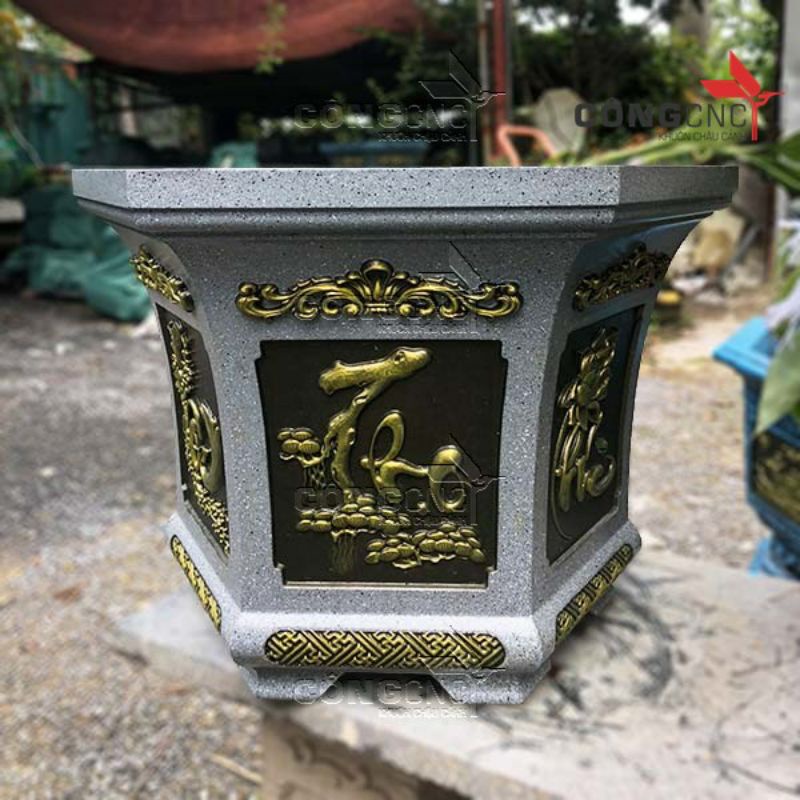 Khuôn đúc chậu cảnh lục giác rộng 58 cao 45cm