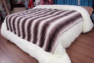 Chăn cừu úc 3 món ( chăn + 2 vỏ gối )