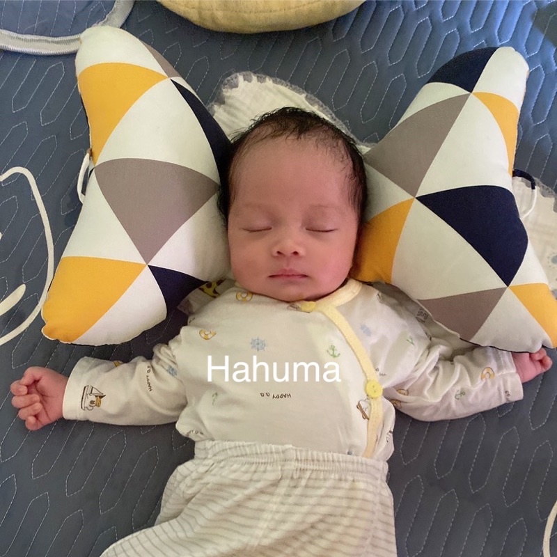 Gối chống bẹp đầu chống méo đầu chặn đầu bé sơ sinh Hahuma