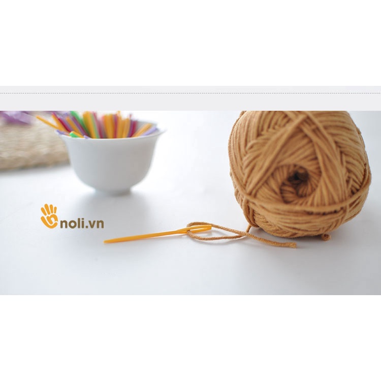 Kim khâu len nhựa (1 cái)