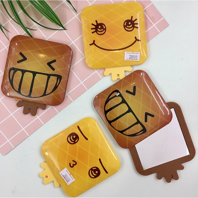 GƯƠNG SOI MẶT CƯỜI 