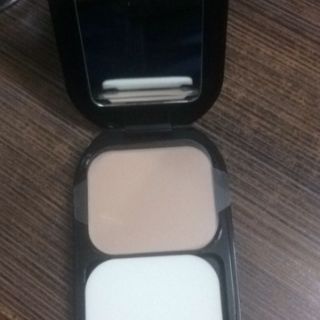 PHẤN PHỦ SIÊU MỊN MAX FACTOR FACEFINITY SPF20 MÀU SỐ 1