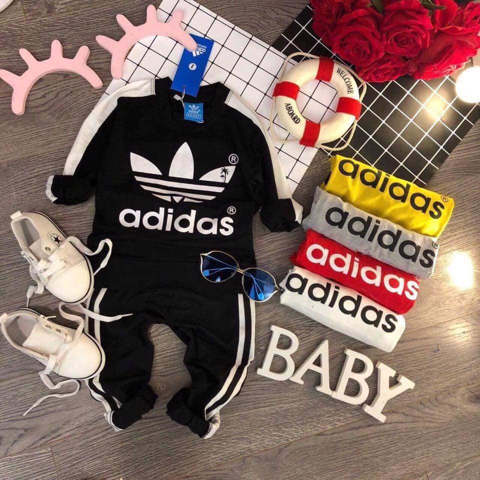 Set thể thao tay dài  Adidas bé gái