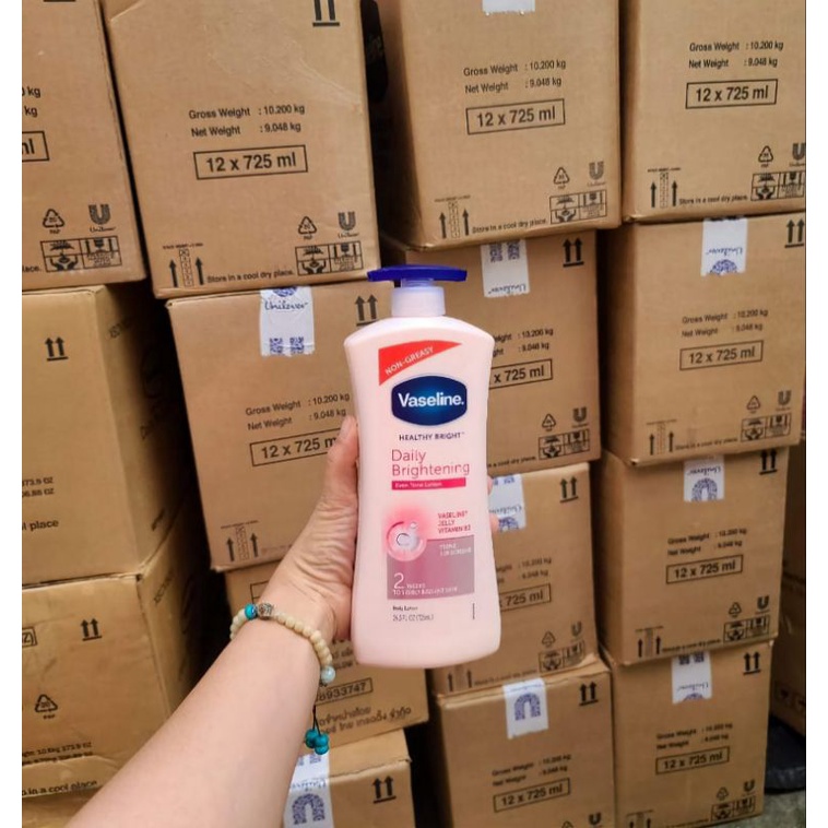 Sữa Dưỡng Thể Vaseline Mỹ Healthy Bright Daily Brightening - 725ml