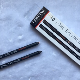 Chì kẻ mắt đen+trắng Freedom Pro Kohl Eyeliner
