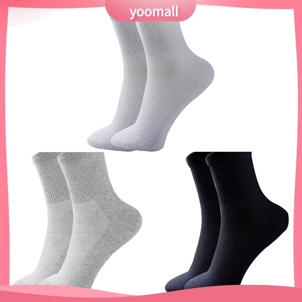 Đôi tất chân vải lưới thoáng khí thích hợp khi chơi thể thao cho nam