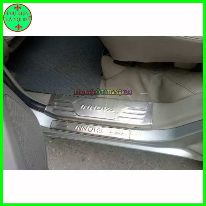 Bộ Nẹp Bước Chân Trong Ngoài Inox Innova 2008-2016