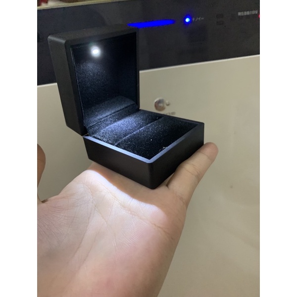 Hộp nhẫn đèn led đựng nhẫn cầu hôn, nhẫn cưới, bông tai giá sỉ