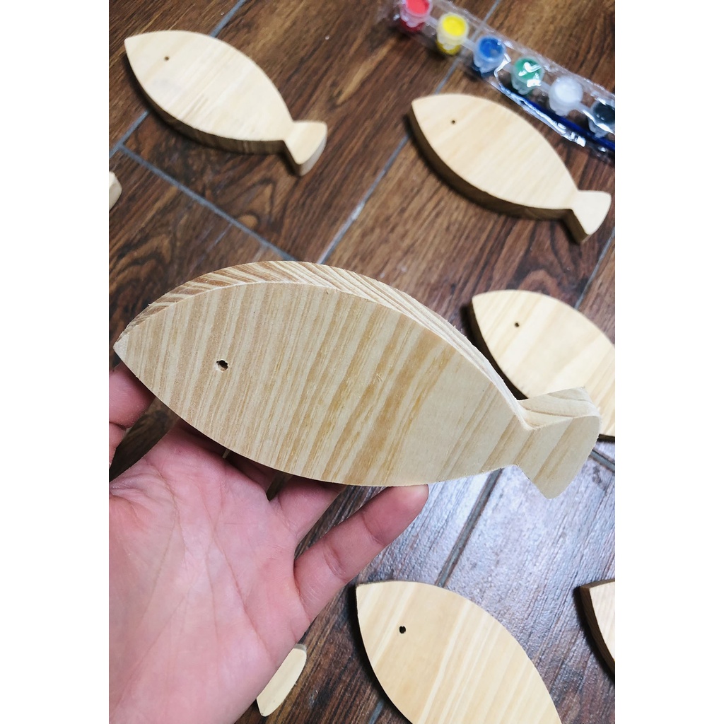 Set 10 Cá Gỗ Decor Bằng Gỗ Thông Tặng Kèm 12 Màu Và 2 Cọ Cho Bé Tô Màu, Trang Trí Nhà Cửa