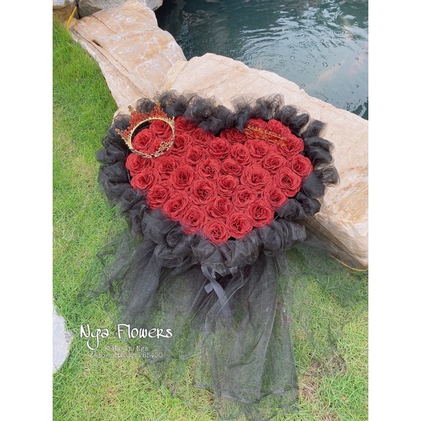 Bó Hoa Nhũ Trái Tim 35 Bông Kèm Vương Miện