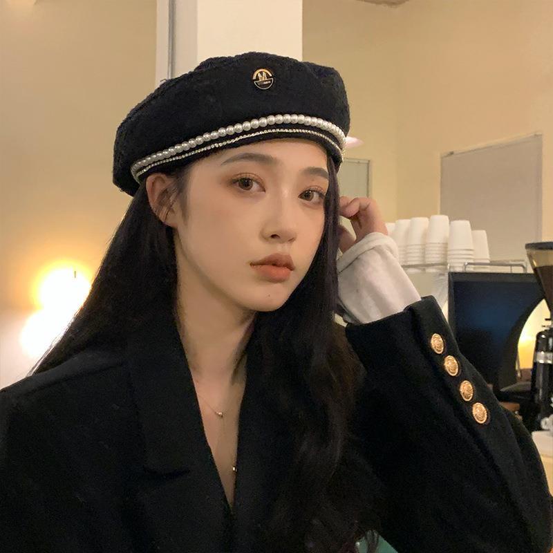 Mũ Beret Đính Ngọc Trai Phối Dây Xích Phong Cách Hàn Quốc Thời Trang Thu Đông 2022 Cho Nữ
