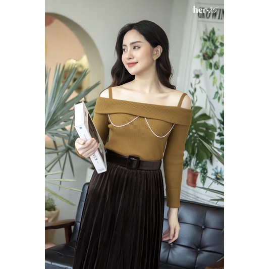 Áo trễ vai 2 dây dây ngọc