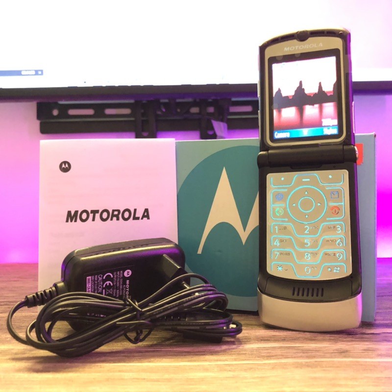 Điện thoại Motorola V3 Nắp gập Bảo Hành Một Năm Mi