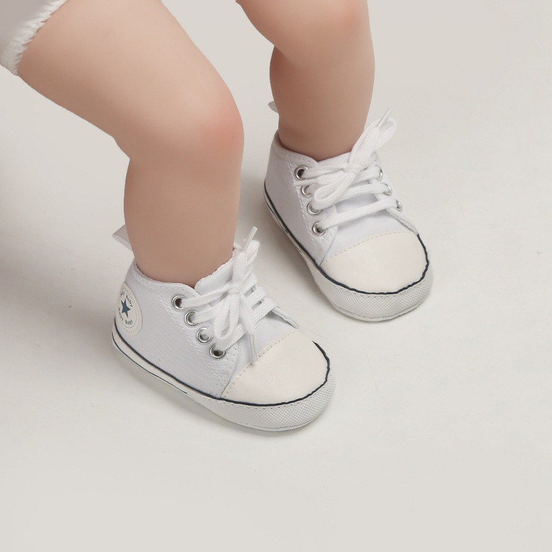 Giày tập đi cực chất phong cách cho bé