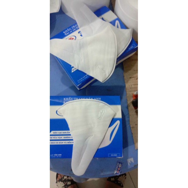 Hộp 50 chiếc khẩu trang 3D mask Vân anh
