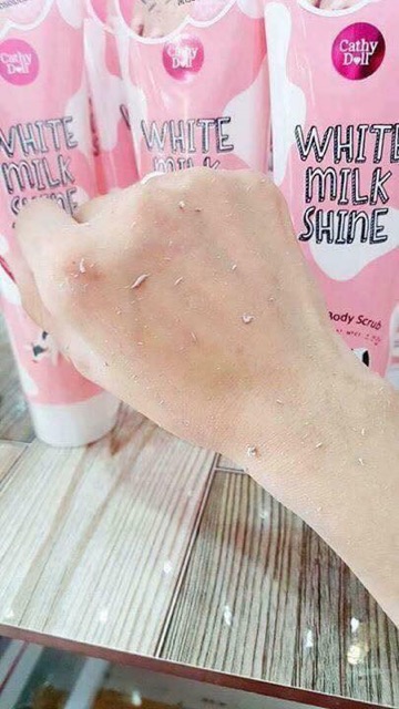 Tẩy Da Chết Cathy Doll White Milk Shine Peeling Body Scrub 320ml