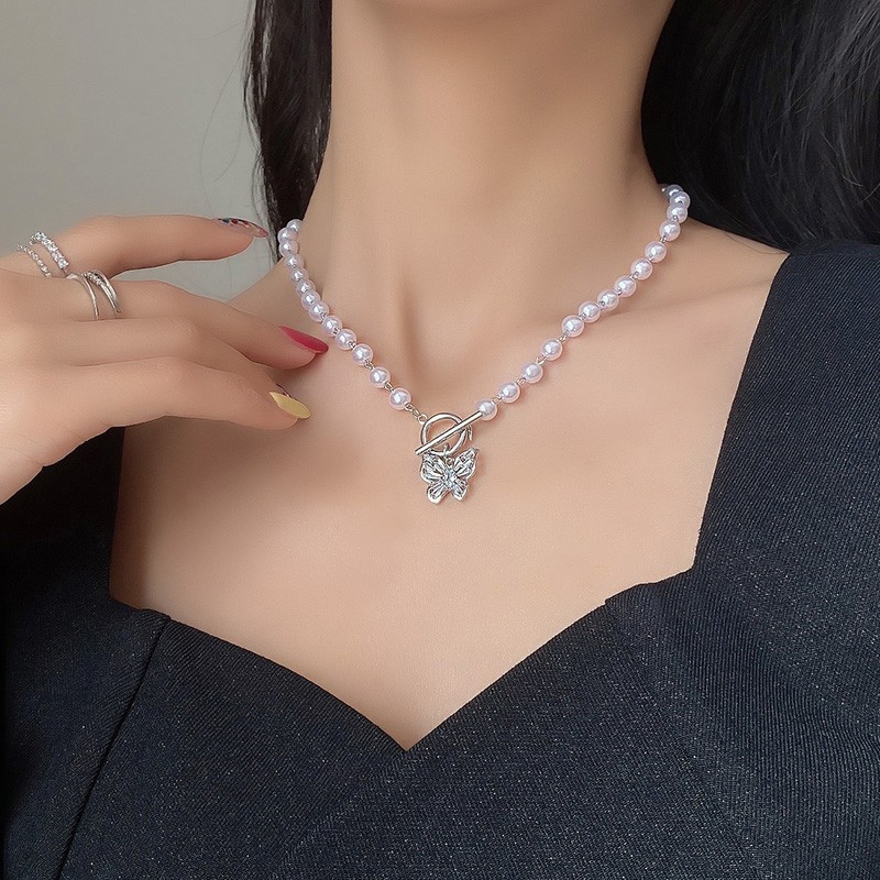 Vòng cổ mặt hình bướm đính ngọc trai giả phong cách Vintage quyến rũ C100